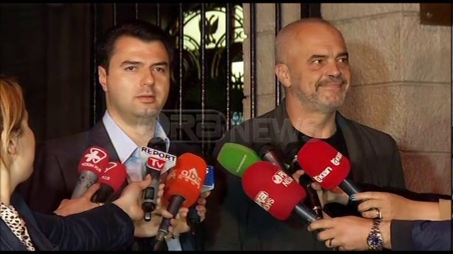 Ora News - Kriza politike - Arrihet marrëveshja! Rama-Basha shtrëngojnë duart pas 3 orësh