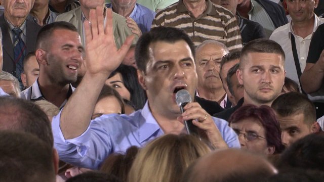 LULZIM BASHA MBYLL ÇADREN E PROTESTES, “REPUBLIKA E RE DO TE VERSHOJE NE TE GJITHE VENDIN” LAJM