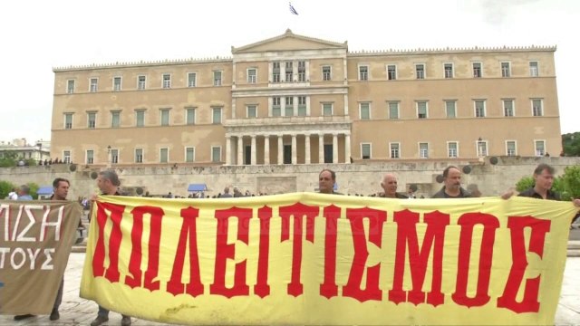 Greqi, Parlamenti voton, jashtë plas dhuna - Top Channel Albania - News - Lajme