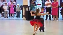 Arabic song small childrens dancing awsome video..