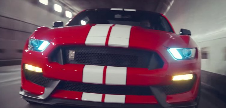 VÍDEO: Vas a flipar: Mustang Blanco, rojo o amarillo. ¿Cuál te quedas?