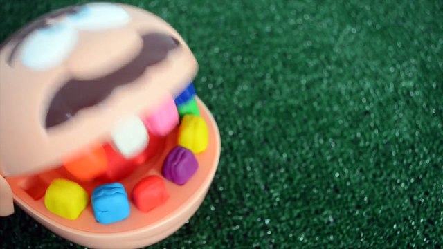 Noix de coco Venez et et pâte à modeler jose dentiste tous avec la pâte de jeu est en tototo portugais