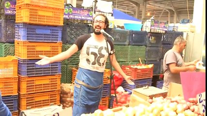 Meyve, Sebze Tezgahlarının Başında Klasik Müzik