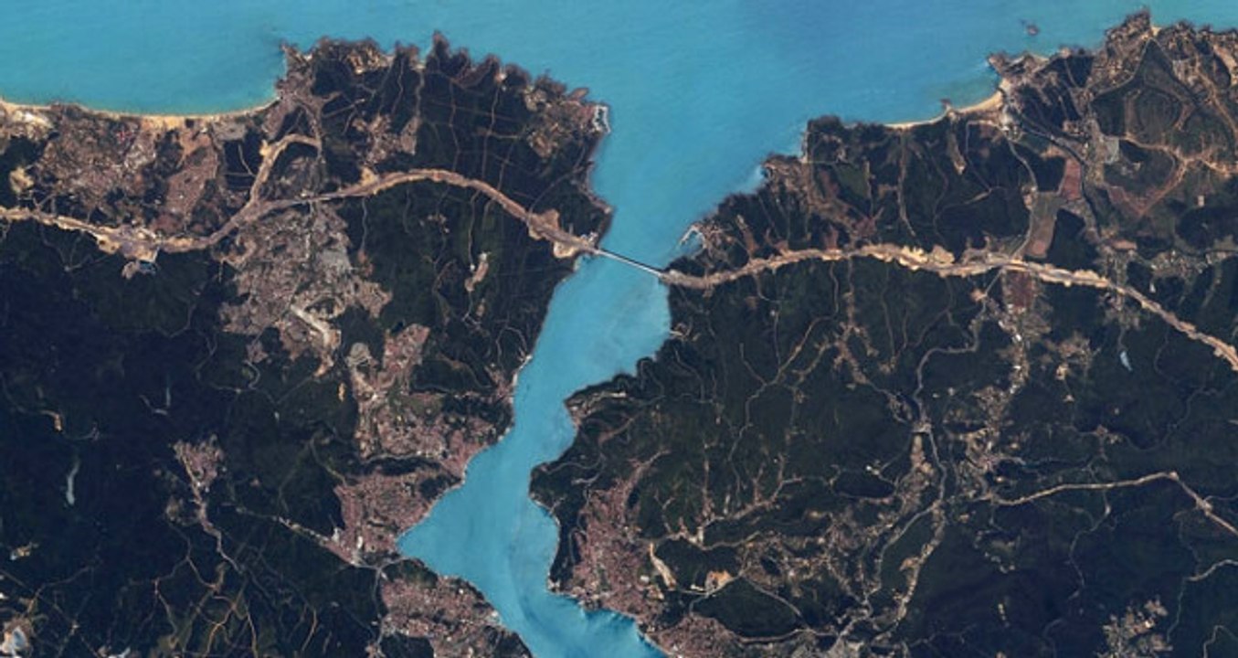 İlk Yer Gözlem Uydusu RASAT İstanbul'u Görüntüledi! 3 Köprü Aynı Karede