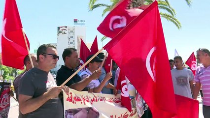 Tunisie: des centaines de policiers réclament d'être protégés
