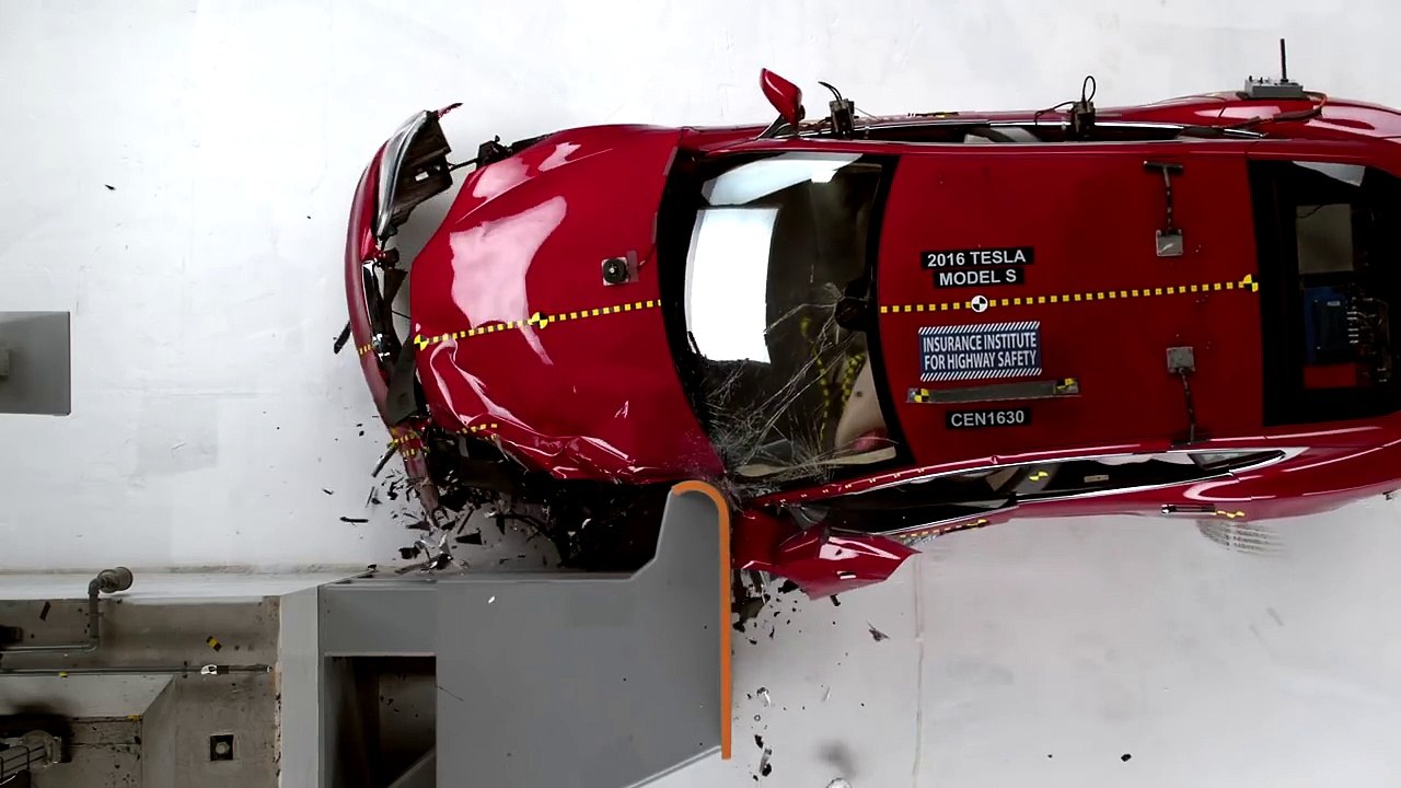 2016 Tesla Model S teste de colisão