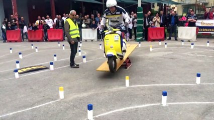 Si tu veux ton Permis moto t'as interet à etre bon là-bas!
