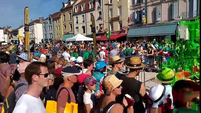 Tour de France Vesoul Les coureurs juniors avant le départ de la course