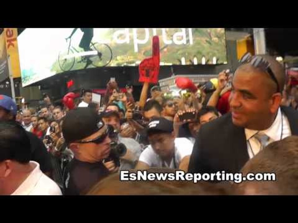 Fans Go Crazy For Canelo