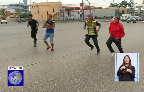 Jóvenes se toman las calles de Guayaquil para mostrar su talento