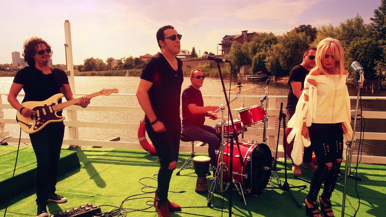 ASU , BOBY & DANIELA GYORFI - MAI DA-MI O SANSA ( Official Video )