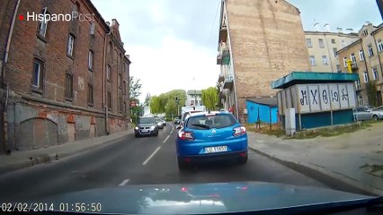 Iba tan borracho que no vio el edificio con el que se estrelló