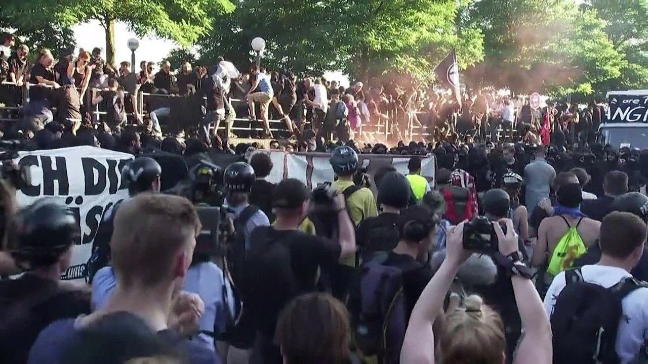 Protestos deixam 76 policiais feridos em Hamburgo