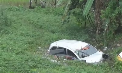 Diduga Sopir Mengantuk, Minibus Jatuh ke Sungai