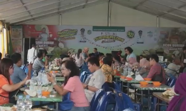 Festival Durian, Warga Gratis Makan Durian
