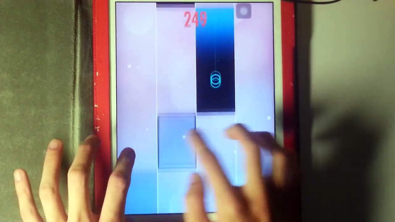 CRAZY SLIDE SONG in Piano Tiles 2 - Danse Chinoise - 2465 World Record