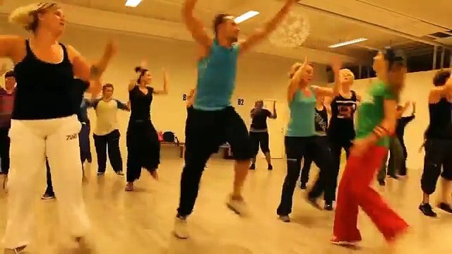 MUTLAKA Seyredin hemen spora başlayacaksınız. Hareketli hint müziği ik vaari tak- alem_dar dailymotion