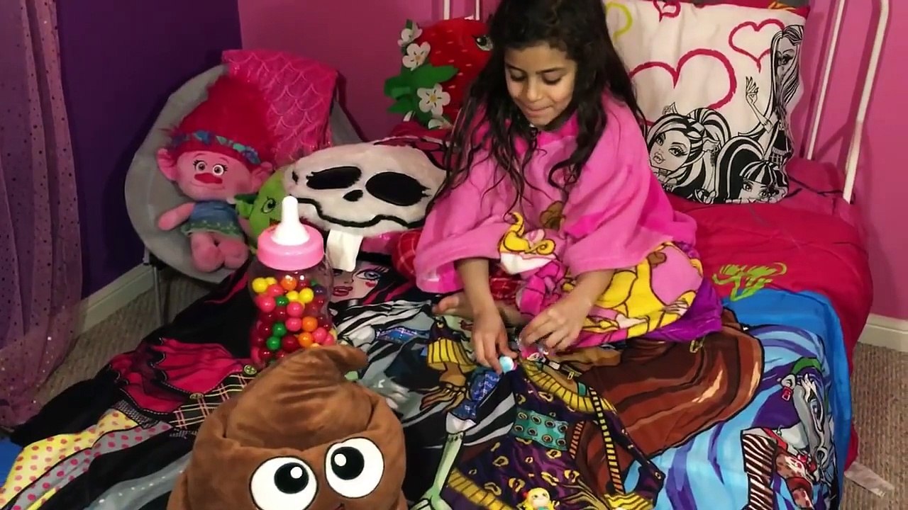 ★Doc McStuffins at McDonalds Gives Farting Bad Baby Mommy Tummy Ache CheckUp and Needle C