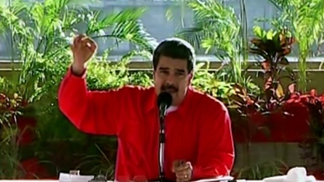 Maduro exige a empleados públicos votar por Constituyente