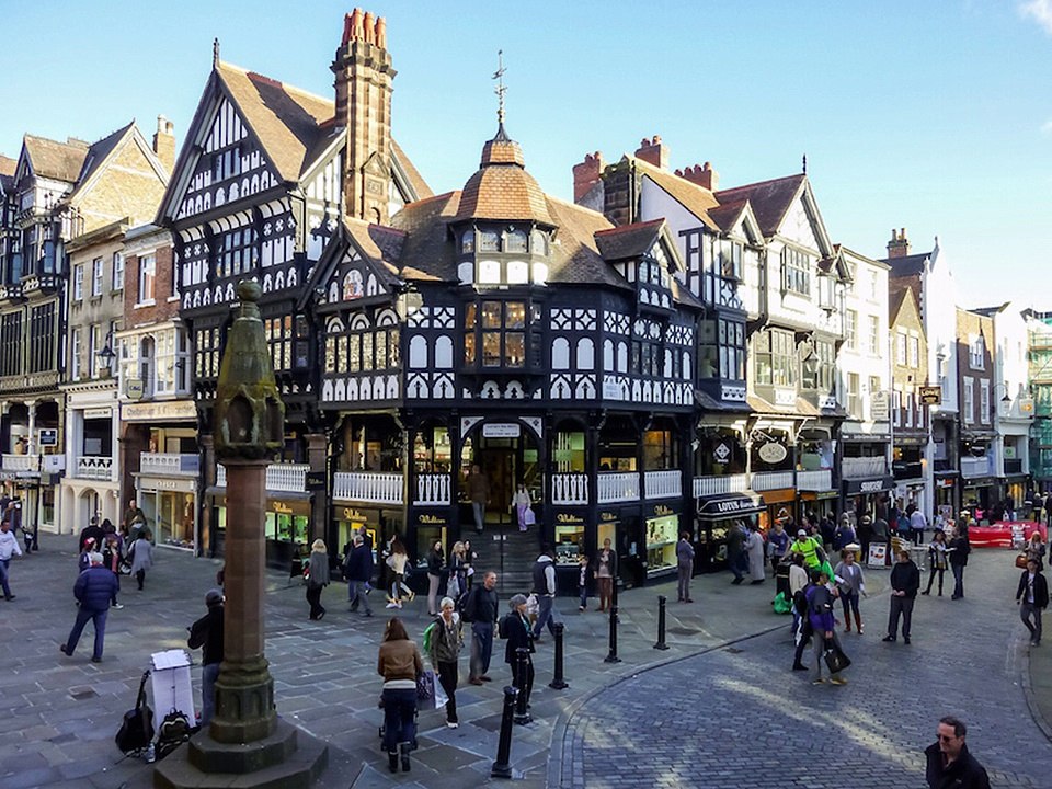 Getting a visa for family and friends to visit the UK - Sync Visas