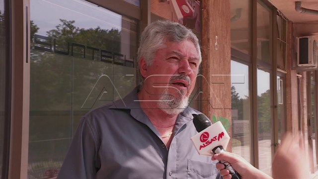 Политичката криза го погодува социјалниот живот