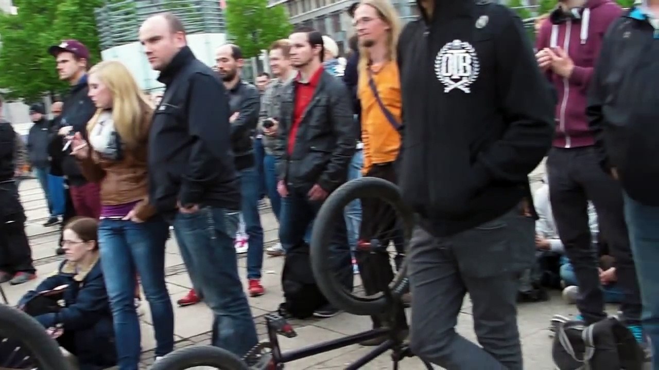 0008 Links! Rechts! Lust auf Frieden!!! - Montagsdemo Leipzig 21.04.2014 - Hagen Grell