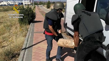 GEDEX de la Guardia Civil desactiva una bomba en Boadilla del Monte, Madrid