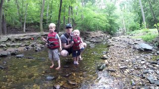 Tiny Creek Fishing ! Small creek fishing with bobber and worms - Micro fishing for mummichog