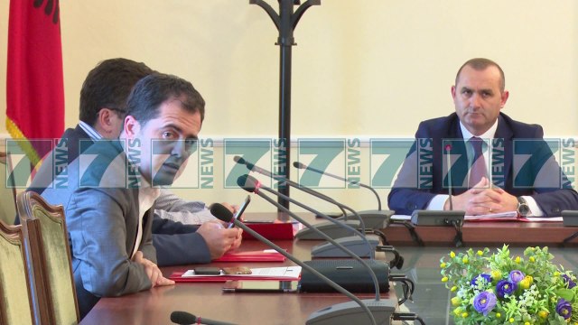 NIS PUNA PER VETINGUN, MBLIDHET KOMISIONI - News, Lajme - Kanali 11