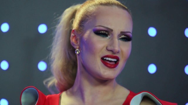 Aneta Arsovska - Na dva dela