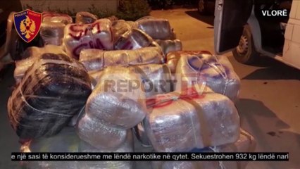 Report TV - Vlorë, sekuestrohen 1 ton drogë po transportohej me furgon