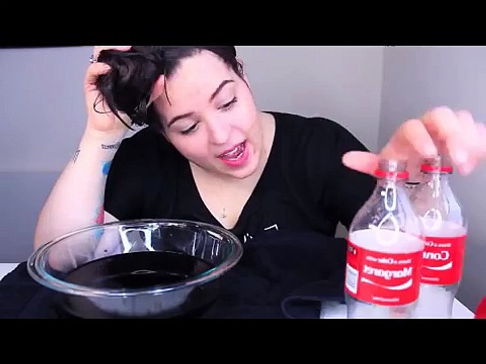 What happens when you wash your hair with Coca-Cola?