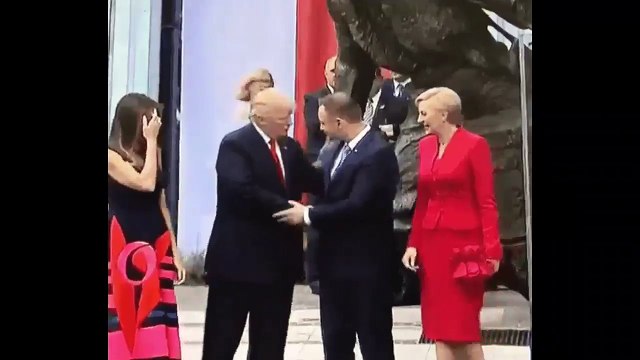 La poignée de main ratée de Donald Trump
