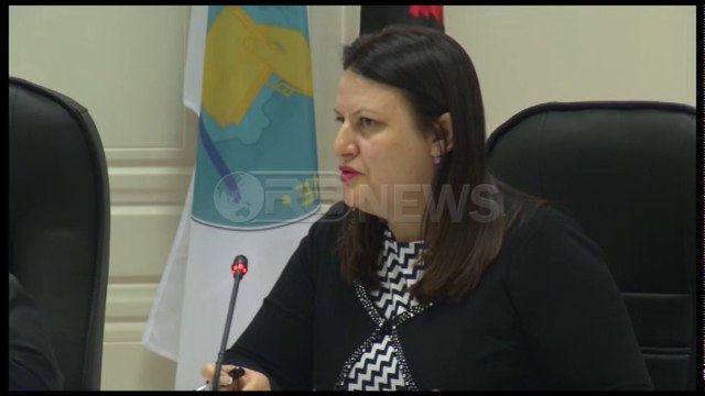 Ora News - Vendimi - KQZ voton kundër heqjes së mandatit për Tom Doshin