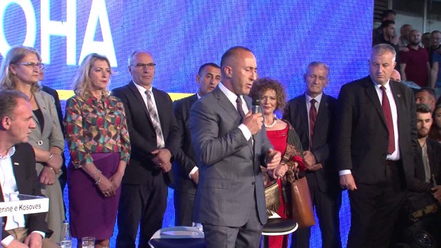 Koalicioni PDK-AAK-Nisma mbajnë tubim paraelektoral në Gjakovë - Lajme
