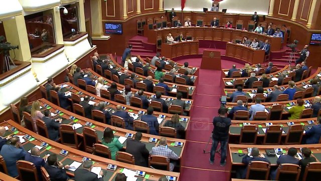 Ligji i ri për reklamat elektorale, pasaktësitë e bëjnë nul - Top Channel Albania - News - Lajme