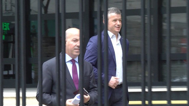 Report TV - Dosja shkon në Gjykatën e Lartë Alfred Peza merret i pandehur