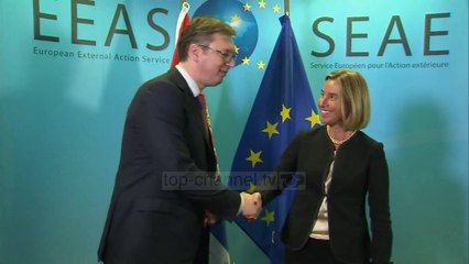 Krizat tërhoqën vëmendjen drejt - Top Channel Albania - News - Lajme