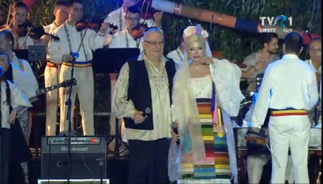 Loredana Groza si Tiberiu Ceia - Frumoasa-i vecina noastra (Festivalul Muzici si traditii-n Cismigiu - 02.07.2017