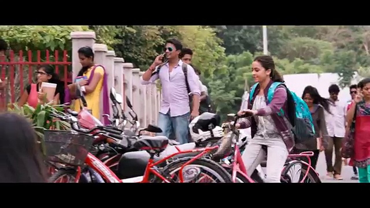 En_Vizhiyin_Kanavu_Video_Song in hd