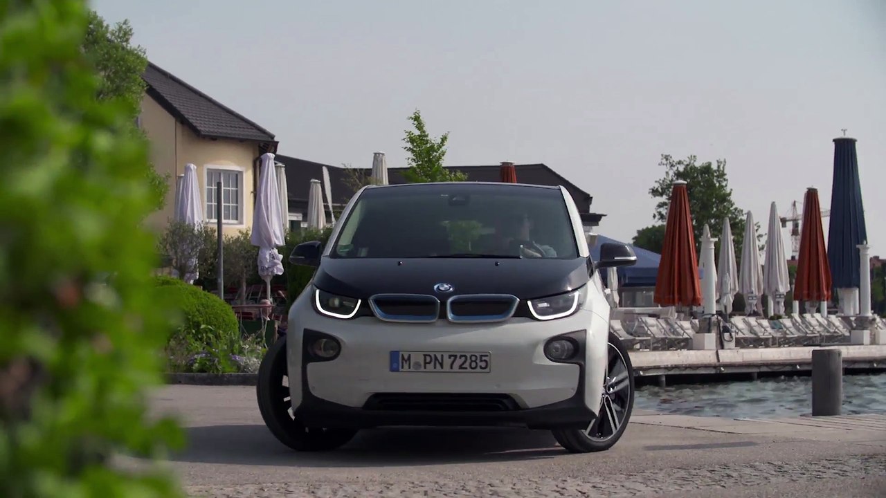 BMW i goes boating
