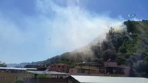 İzmir'de Çıkan Yangın Yerleşim Yerlerini Tehdit Ediyor