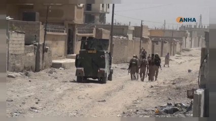 الرقة تحت صواريخ التحالف وقسد وفوق ألغام داعش و...