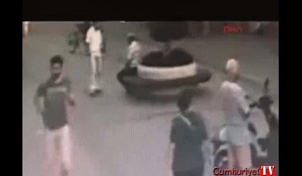 İşadamına silahlı saldırı anı kamerada