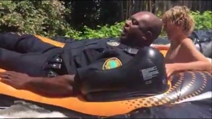 A la base,  ces policiers étaient venu pour un problème de voisinage... hahah