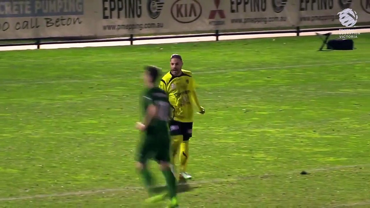 Ce gardien de but est un bel enfoiré... Mais il est bon