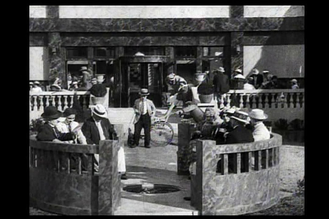Charlie Chaplin - 1917-04-16 - Лечение (The Cure)