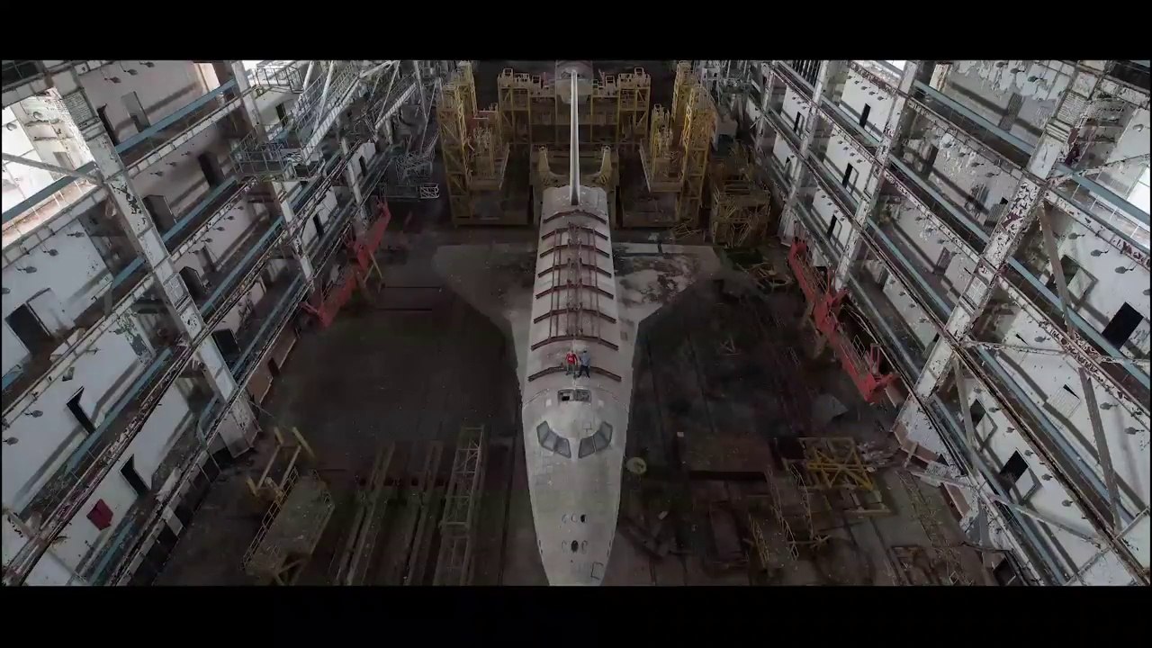 Visite d'un hangar abandonné des navettes spatiales de l'URSS !