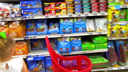 Funny Baby doing shopping Nursery Rhymes Supermarket song for children, babies and toddlers (1)