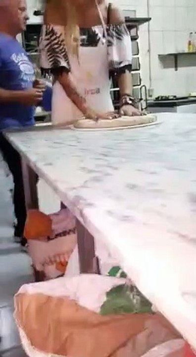 Maria Leal é apanhada a fazer pão às 5 da manhã!!